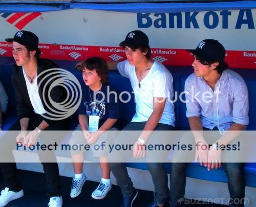 jonasbrothers1231.jpg JONAS BROTHERS AND FRANKIE image by nickjlover91694 jonasbrothers1231.jpg JONAS BROTHERS AND FRANKIE image by nickjlover91694