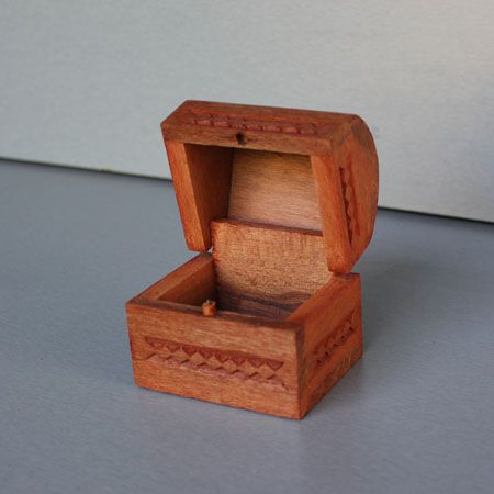 Boite en bois sculpte photo BMS877.jpg